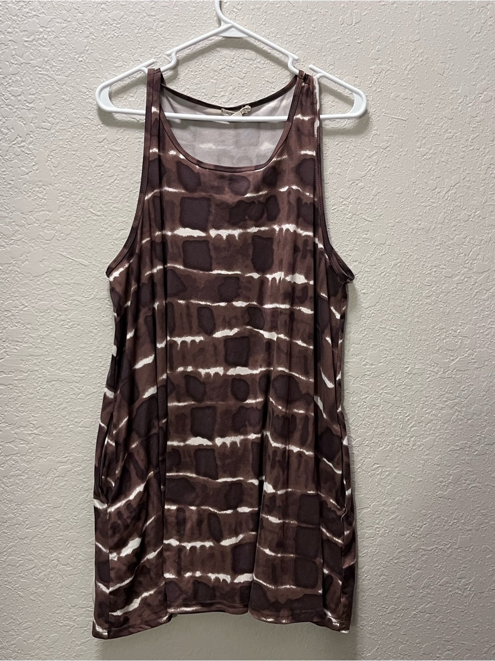 Kiwi & Punch Sleeveless Brown Tie-Dye Long Tank Top -